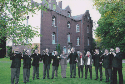 Jagdhornbläsercorps Alsdorf vor Schloß Ottenfeld  2010
