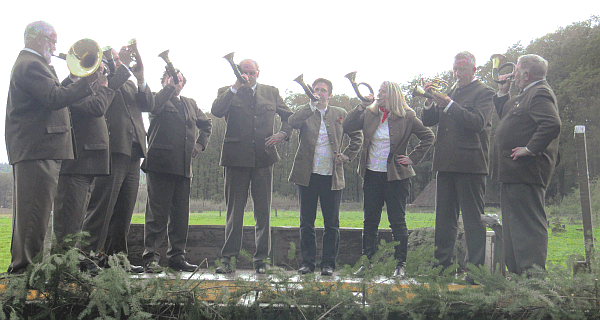 Image:Jagdhornbläsertag am 8. Oktober 2011 in Hoog Buurlo